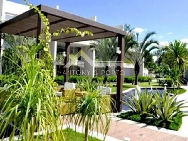 Sobrado com 400m² 4 quartos e 5 banheiros, à venda, no bairro Balneário Praia do Pernambuco em Guarujá
