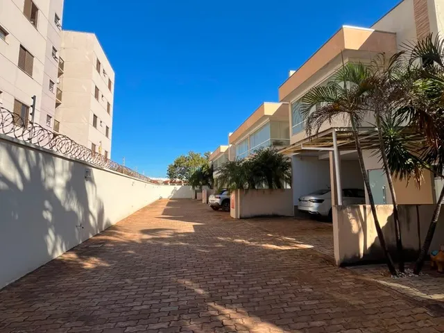 Sobrado 3 quartos e 4 banheiros, para alugar, no bairro Plano Diretor Norte em Palmas