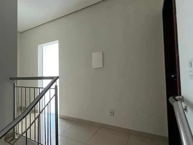 Sobrado 3 quartos e 4 banheiros, para alugar, no bairro Plano Diretor Norte em Palmas