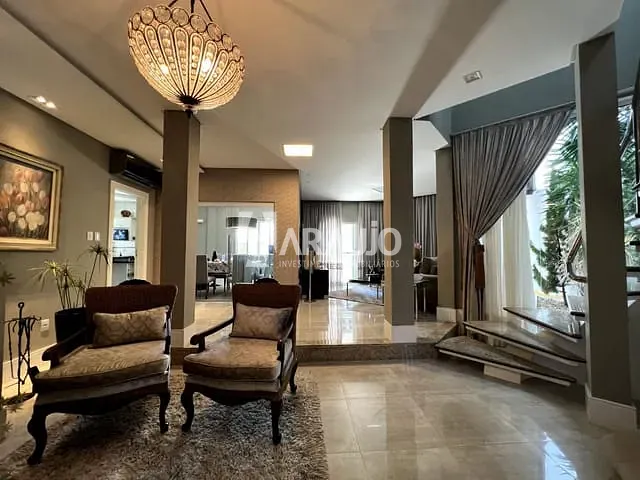 Sobrado com 950m² 6 quartos e 5 banheiros, à venda, no bairro Vila Operária em Itajaí