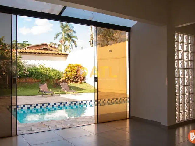 Sobrado com 1080m² 4 quartos e 6 banheiros, à venda, no bairro Jardim Paulista em Ourinhos
