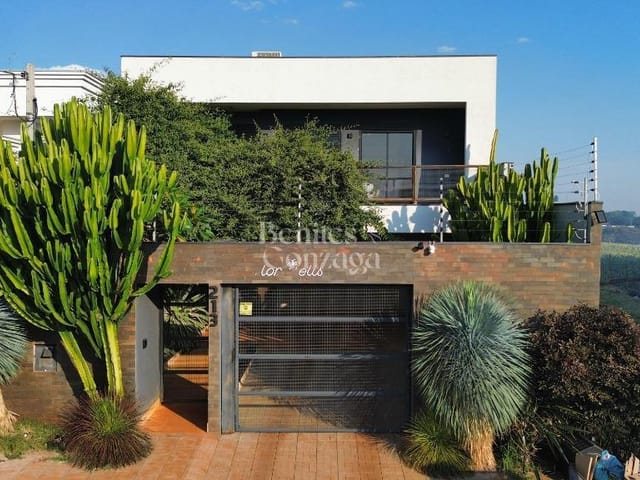 Foto do Sobrado - Sobrado de Alto Padrão Mobiliado à venda em Maringá, Jardim Azaléia, com 3 suítes e 310m² de construção. | Benites & Gonzaga Imóveis