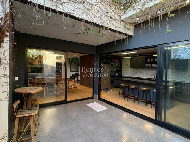 Foto do Sobrado - Sobrado de Alto Padrão Mobiliado à venda em Maringá, Jardim Azaléia, com 3 suítes e 310m² de construção. | Benites & Gonzaga Imóveis
