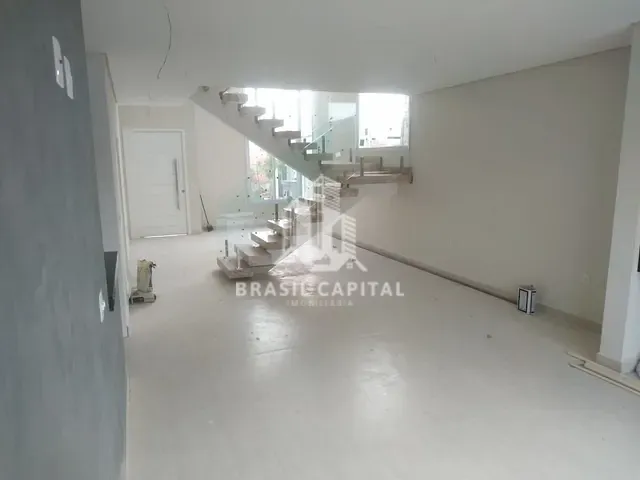 Sobrado com 250m² 3 quartos e 4 banheiros, à venda, no bairro Green Valley em Votorantim