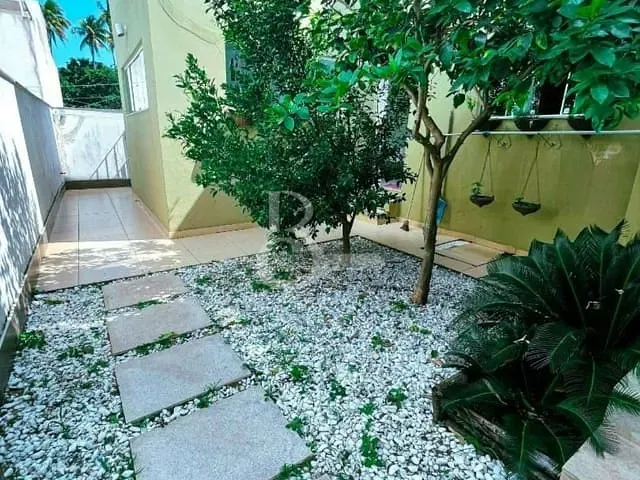 Sobrado com 650m² 4 quartos e 4 banheiros, à venda, no bairro Parque Pecuária em Campos dos Goytacazes