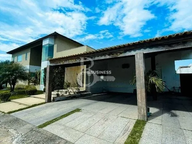 Sobrado com 650m² 4 quartos e 4 banheiros, à venda, no bairro Parque Pecuária em Campos dos Goytacazes