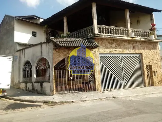 Sobrado com 250m² 5 quartos e 7 banheiros, à venda, no bairro Umuarama em Osasco