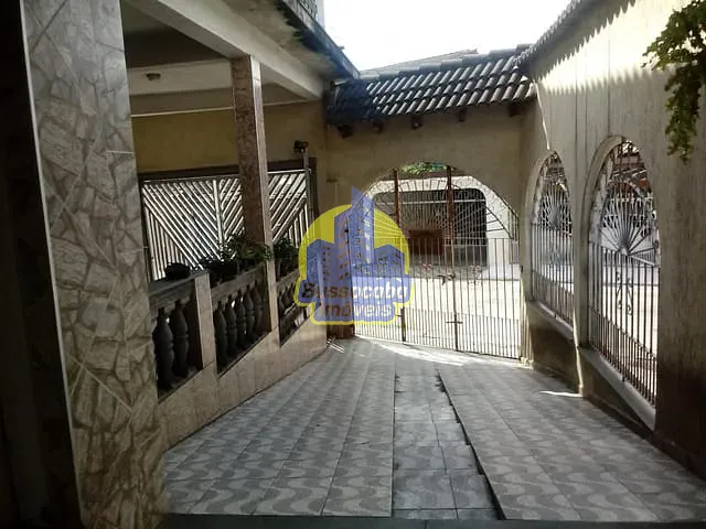 Sobrado com 250m² 5 quartos e 7 banheiros, à venda, no bairro Umuarama em Osasco