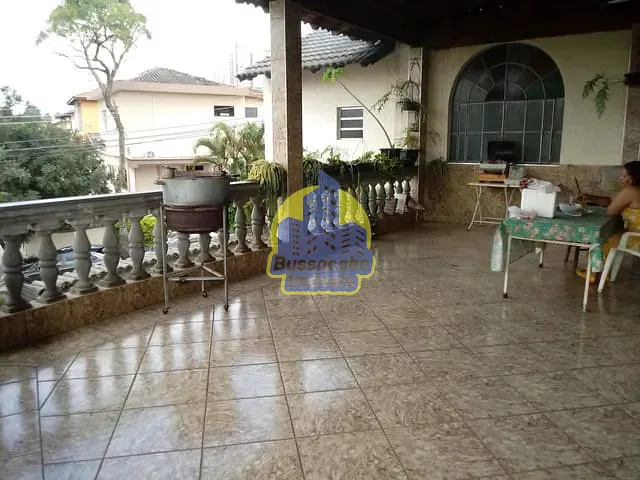 Sobrado com 250m² 5 quartos e 7 banheiros, à venda, no bairro Umuarama em Osasco