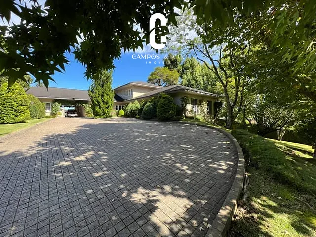 Casa com 2925m² 6 quartos e 8 banheiros, à venda, no bairro Vila Capivari em Campos do Jordão
