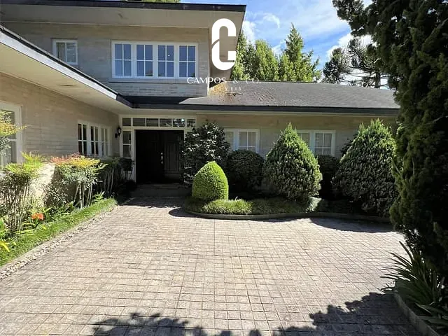 Casa com 2925m² 6 quartos e 8 banheiros, à venda, no bairro Vila Capivari em Campos do Jordão