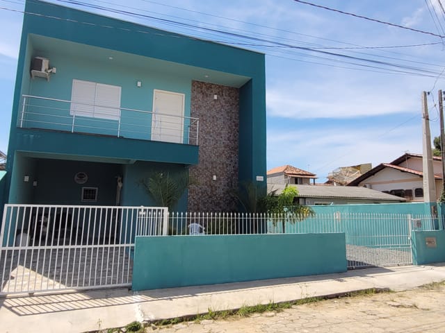 Sobrado com 260m² 3 quartos e 3 banheiros, à venda, no bairro Praia Alegre em Penha