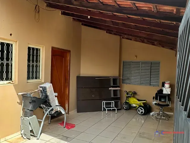 Sobrado 4 quartos e 2 banheiros, para alugar, no bairro Centro em Três Lagoas