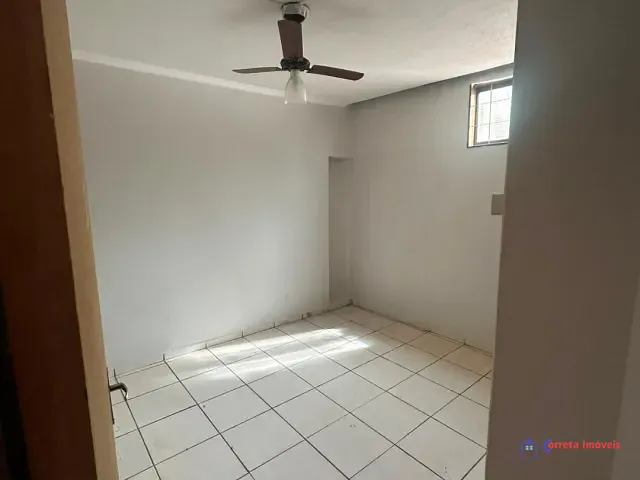 Sobrado 4 quartos e 2 banheiros, para alugar, no bairro Centro em Três Lagoas