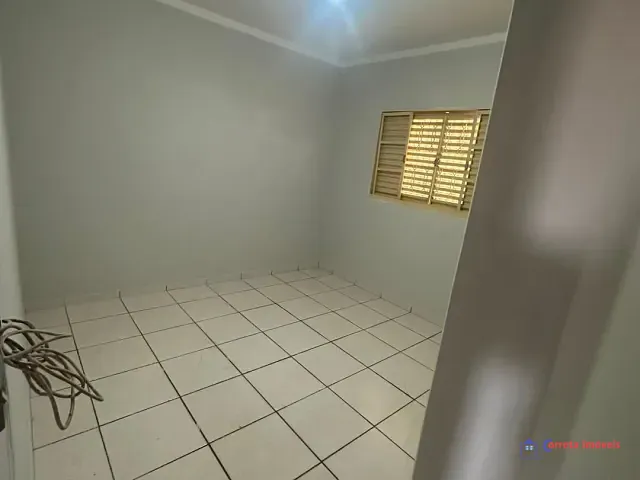 Sobrado 4 quartos e 2 banheiros, para alugar, no bairro Centro em Três Lagoas