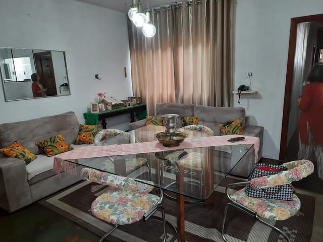 Sobrado com 205m² 3 quartos e 3 banheiros, à venda, no bairro Centro em Pindamonhangaba