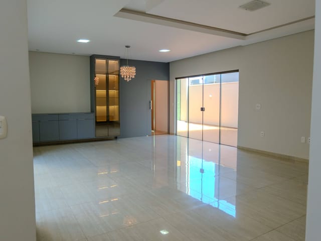 Sobrado com 360m² 3 quartos e 4 banheiros, à venda, no bairro Parque Alvorada em Dourados