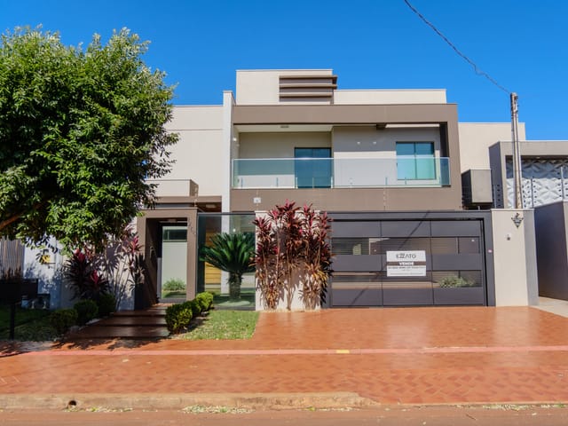 Sobrado com 360m² 3 quartos e 4 banheiros, à venda, no bairro Parque Alvorada em Dourados