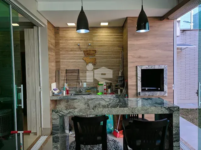 Sobrado com 450m² 4 quartos e 5 banheiros, à venda, no bairro Jardim Alto da Boa Vista em Rolândia