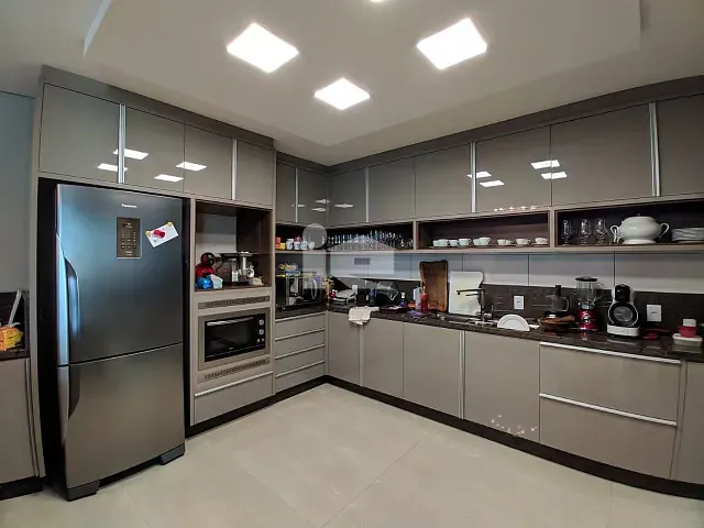 Sobrado com 450m² 4 quartos e 5 banheiros, à venda, no bairro Jardim Alto da Boa Vista em Rolândia