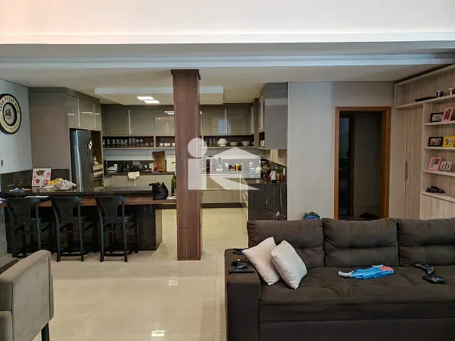 Sobrado com 450m² 4 quartos e 5 banheiros, à venda, no bairro Jardim Alto da Boa Vista em Rolândia