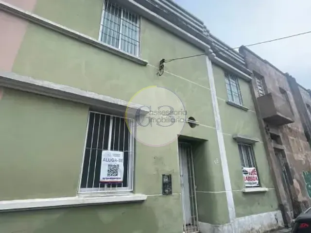 Sobrado 2 quartos e 1 banheiro, à venda ou para alugar, no bairro Centro em Rio Grande