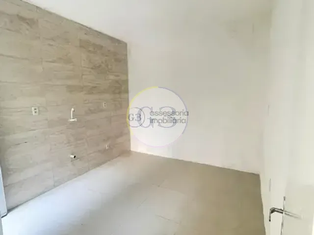 Sobrado 2 quartos e 1 banheiro, à venda ou para alugar, no bairro Centro em Rio Grande