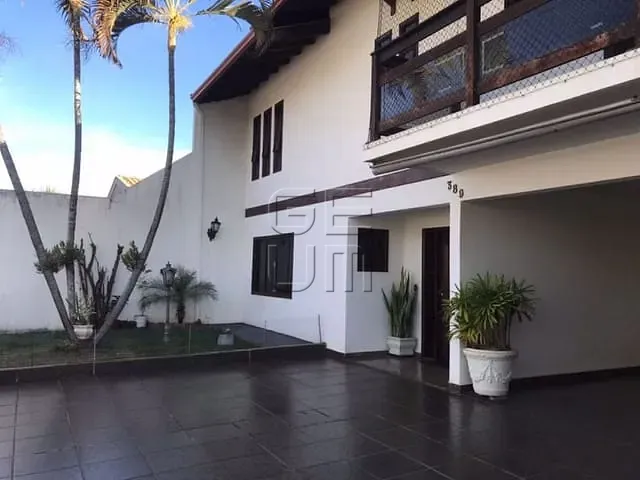 Sobrado com 380m² 3 quartos e 6 banheiros, à venda, no bairro Lago Parque em Londrina