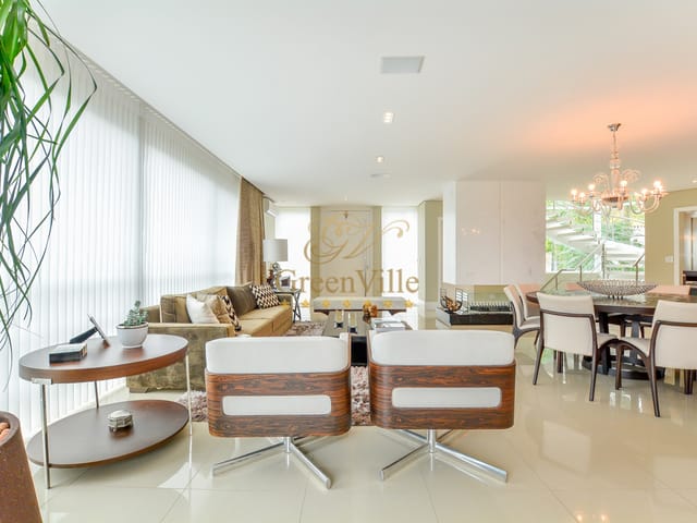 Casa com 730m² 4 quartos e 9 banheiros, à venda, no bairro São João em Curitiba