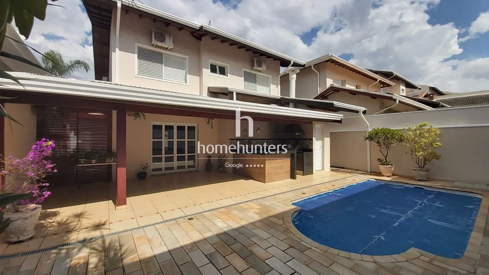 Sobrado, 3 quartos, 252 m² - Foto 1