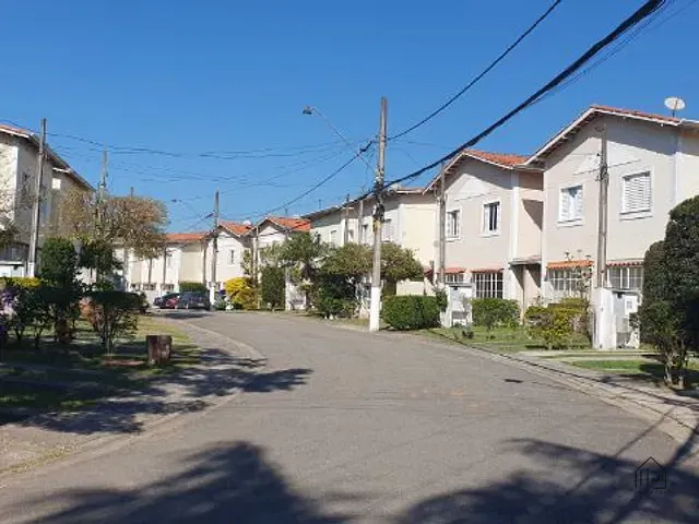 Sobrado 2 quartos e 1 banheiro, à venda, no bairro Barro Branco em Cotia