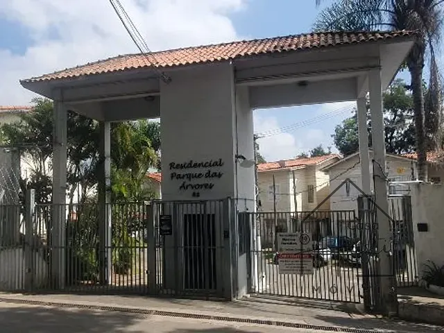 Sobrado 2 quartos e 1 banheiro, à venda, no bairro Barro Branco em Cotia