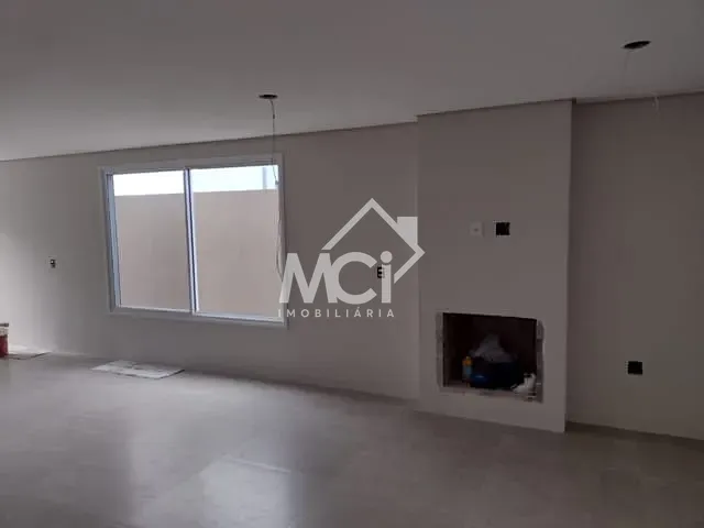 Sobrado 3 quartos e 2 banheiros, à venda, no bairro Três Vendas em Pelotas