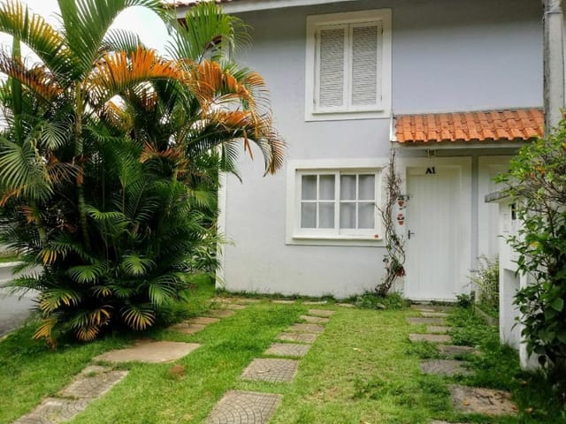 Foto do Sobrado - Sobrado com 2 dormitórios à venda, 57 m² por R$ 175.000,00 - Jardim Americano - São José dos Campos/SP | INDEPENDENCE NEGOCIOS IMOBILIARIOS LTDA