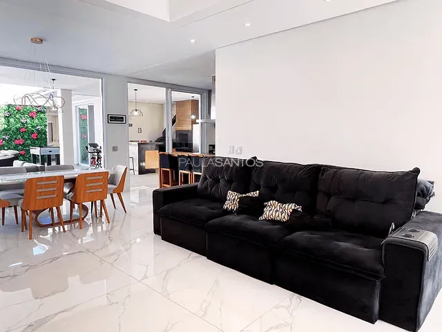 Casa com 360m² 6 quartos e 5 banheiros, à venda, no bairro C3-L3 em Sorocaba