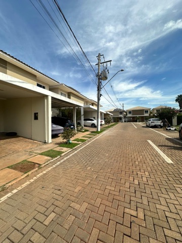 Sobrado 3 quartos e 2 banheiros, à venda ou para alugar, no bairro Ribeirão do Lipa em Cuiabá