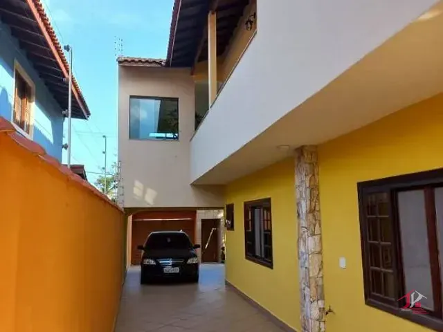 Sobrado 3 quartos e 4 banheiros, à venda, no bairro Cibratel II em Itanhaém