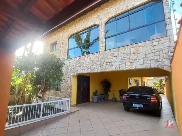 Sobrado 3 quartos e 4 banheiros, à venda, no bairro Cibratel II em Itanhaém