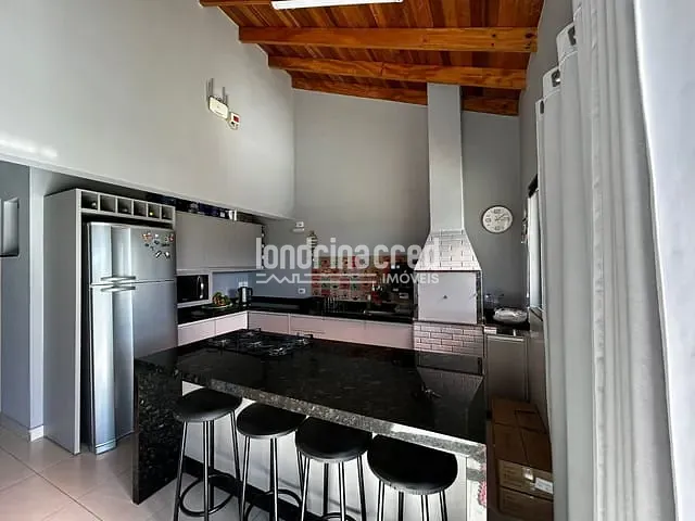 Sobrado com 290m² 4 quartos e 3 banheiros, à venda, no bairro Jardim Tenerife em Londrina