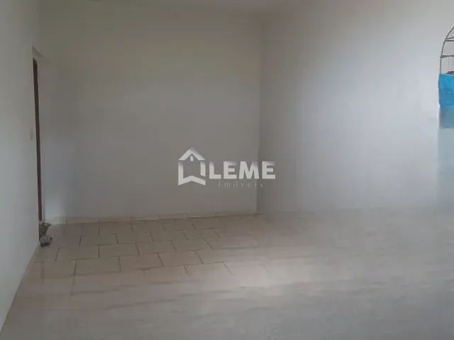 Sobrado com 178m² 3 quartos e 2 banheiros, à venda, no bairro Conjunto Habitacional Nelson Niero em Mococa