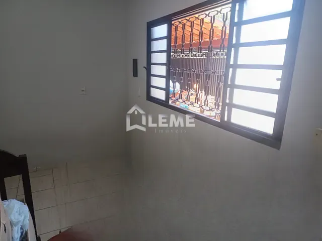 Sobrado com 178m² 3 quartos e 2 banheiros, à venda, no bairro Conjunto Habitacional Nelson Niero em Mococa