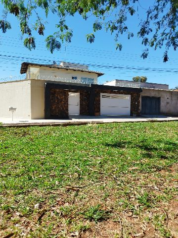 Sobrado com 236m² 4 quartos e 4 banheiros, à venda, no bairro Jardim Mariliza em Goiânia