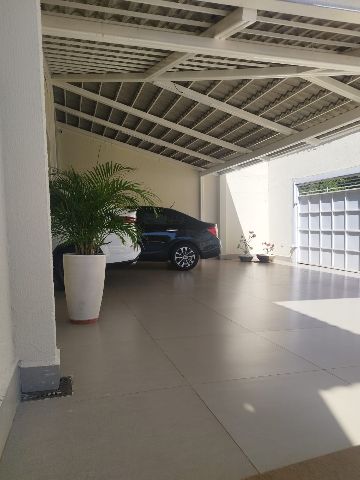 Sobrado com 236m² 4 quartos e 4 banheiros, à venda, no bairro Jardim Mariliza em Goiânia