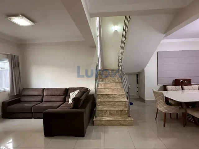 Sobrado com 320m² 4 quartos e 4 banheiros, à venda, no bairro Jardim Alto da Colina em Valinhos