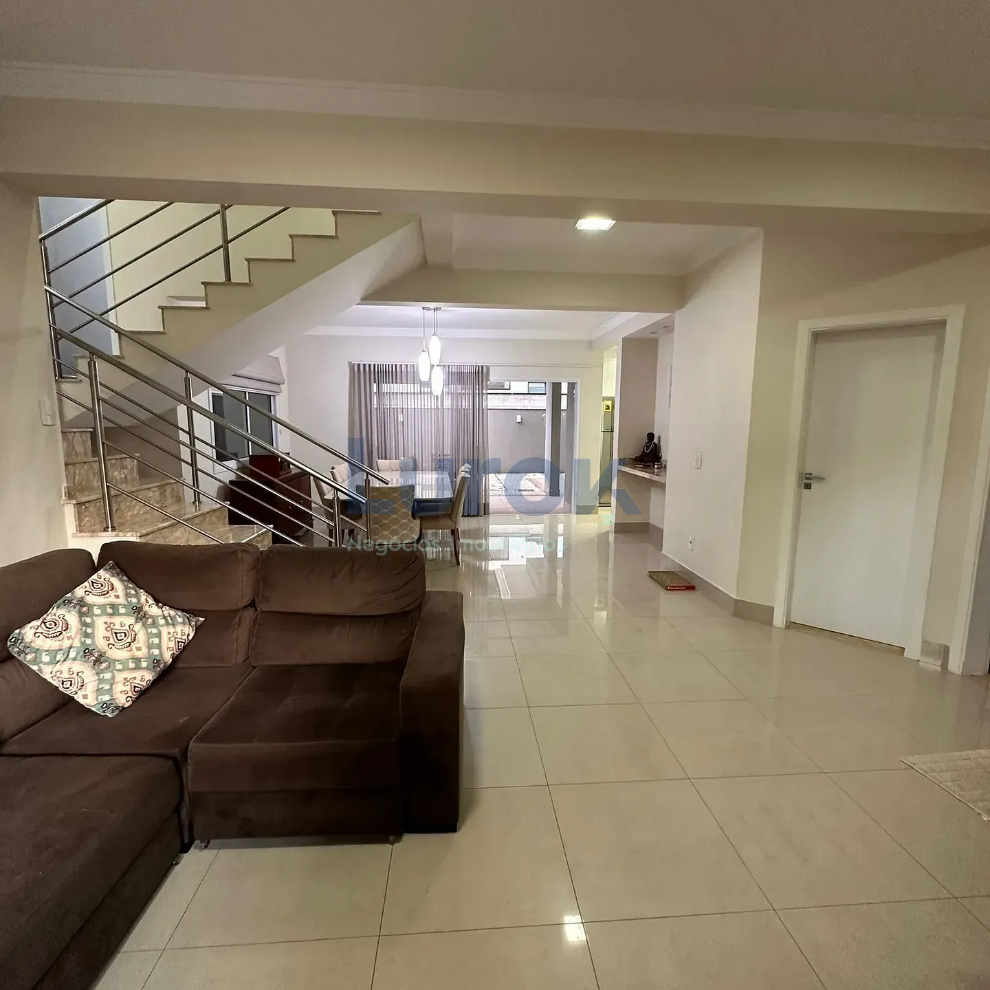 Sobrado, 4 quartos, 268 m² - Foto 1