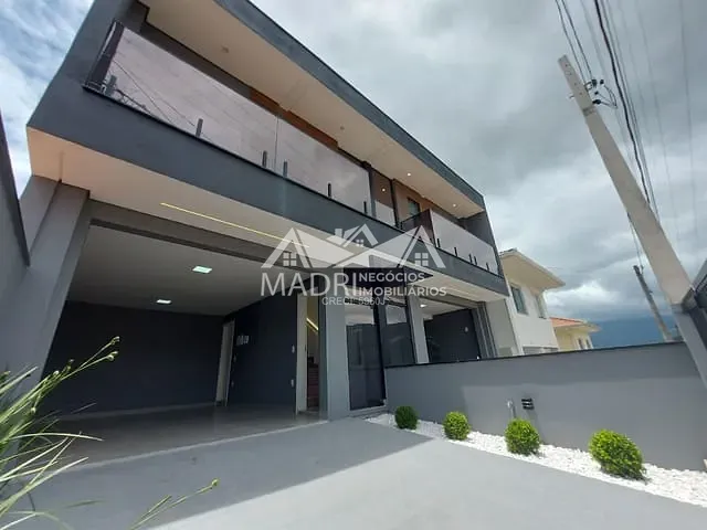 Sobrado com 100m² 2 quartos e 1 banheiro, à venda, no bairro Alto Aririú em Palhoça