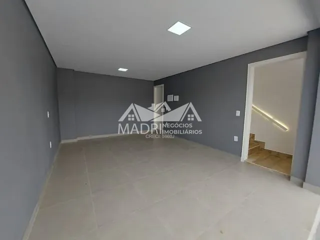 Sobrado com 100m² 2 quartos e 1 banheiro, à venda, no bairro Alto Aririú em Palhoça