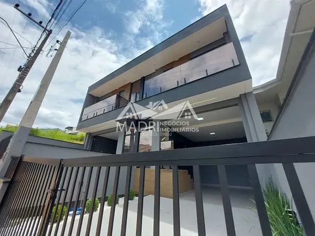 Sobrado com 100m² 2 quartos e 1 banheiro, à venda, no bairro Alto Aririú em Palhoça