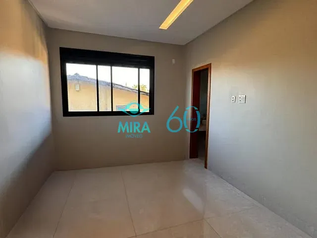 Sobrado com 375m² 4 quartos e 5 banheiros, à venda, no bairro Vila Rezende em Goiânia