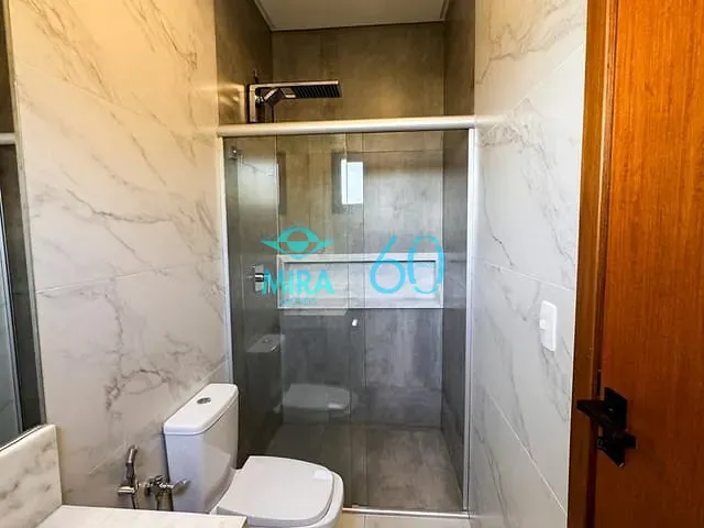 Sobrado com 375m² 4 quartos e 5 banheiros, à venda, no bairro Vila Rezende em Goiânia